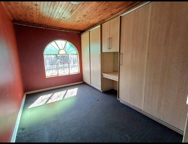 7 BEDROOM HOUSE FOR SALE IN LAUDIUM